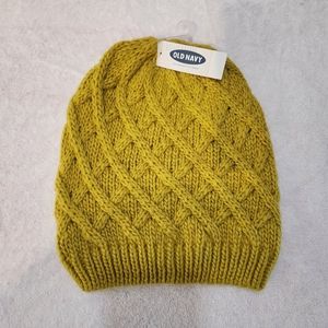 Old Navy Taille Unique Beanie. Color: Mustard